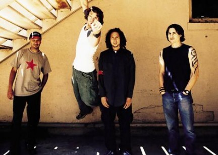 Rage Against The Machine vs Joe McElderry: vince la Musica