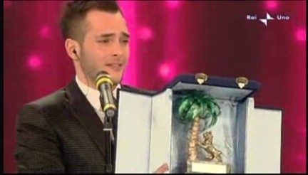 Sanremo 2010: Tony Maiello e il suo X Factor vincono nella categoria “Nuova Generazione” con “Il Linguaggio Della Resa”