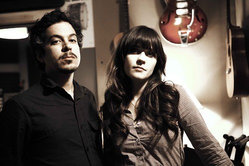 “In the sun” è il nuovo video di She And Him: Zooey Deschanel e M. Ward