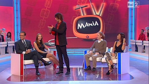 Tv Mania – Annicchiarico peggiore del programma (stroncato persino dalla Comazzi ospite)