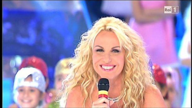 Ti lascio una canzone: la Clerici chiama la Ercolani contro Maria De Filippi