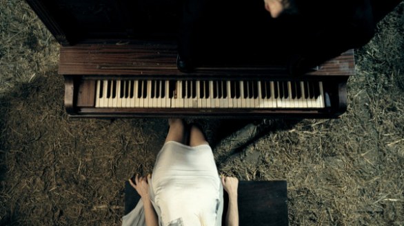 Lady Gaga – You And I (video)