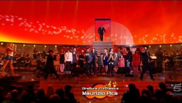 Io canto 3, ottava puntata del 3 novembre 2011. Annuncio di Gerry: “Io canto prosegue fino a Natale”. La giuria premia Alessia Labate, al televoto vince “Io vivrò senza te” cantata da Arianna Cleri