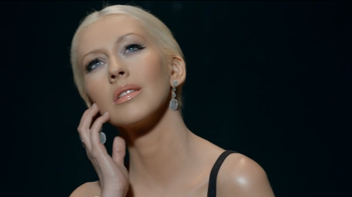 Christina Aguilera, Hoy tengo ganas de ti con Alejandro Fernandez: video ufficiale, testo e traduzione