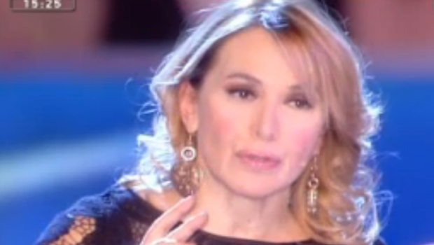 Domenica Live, Marziale ai discepoli di Paolini: “La vostra presenza è un dramma nel dramma”, loro: “Siamo stati invitati”