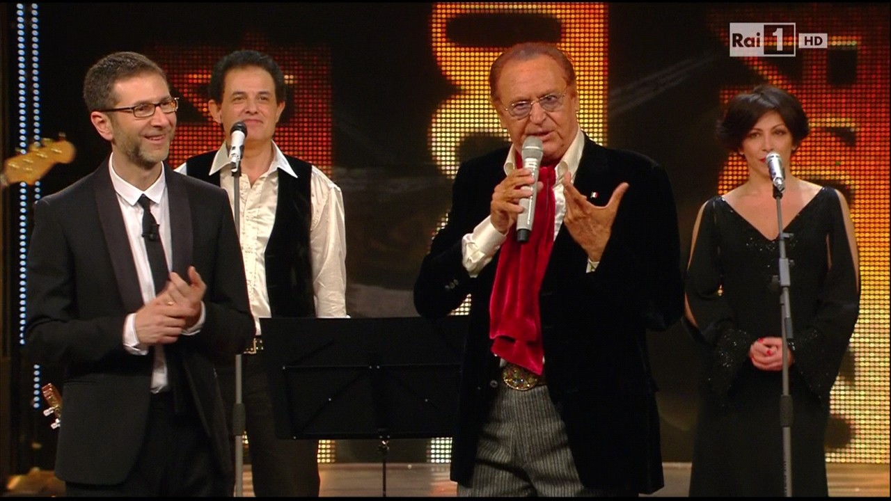 Sanremo 2014, Renzo Arbore ‘canta Napoli’ in un Festival ‘alla memoria’