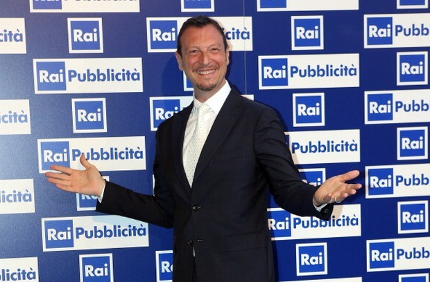 Ospiti in tv weekend 20-21 settembre: Amadeus a S’è fatta notte, Enzo e Carla a Quelli che, la Guzzanti a In mezz’ora