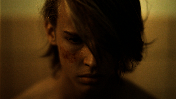 Violet: trailer, foto e poster del film in concorso al Torino Film Festival 2014