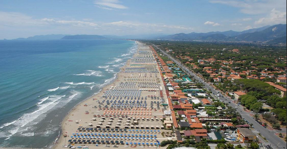 Deejay Tv, Forte dei Russi: domani lo speciale sugli stabilimenti balneari della Versilia a caccia del turismo sovietico d’elite