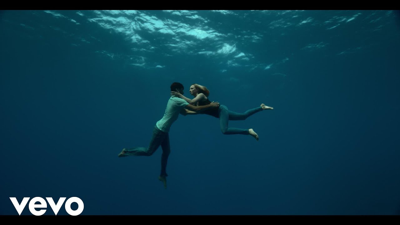 Naughty Boy – Runnin’ (Lose It All) ft. Beyoncé, Arrow Benjamin