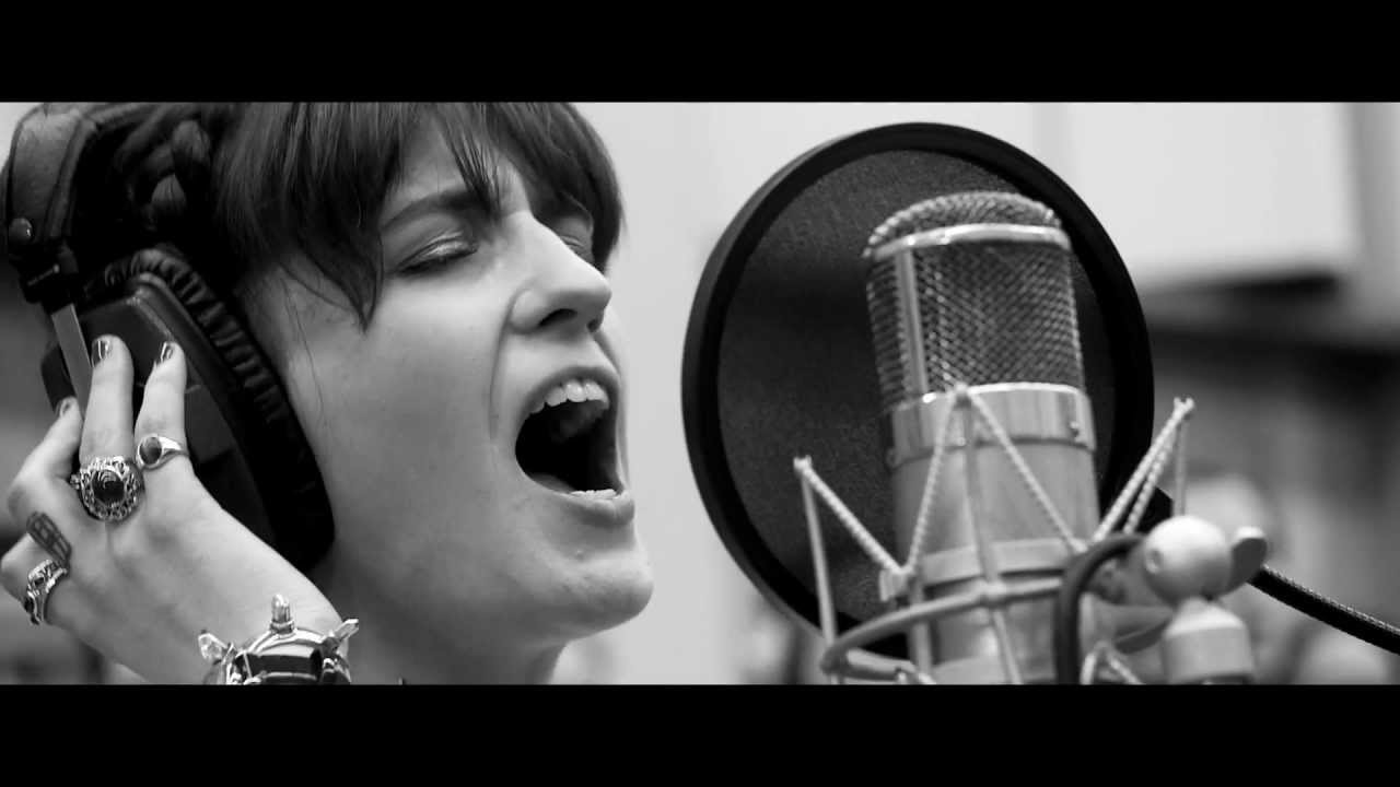Snow White and the Huntsman – Florence + The Machine: “Breath of Life” Music Video