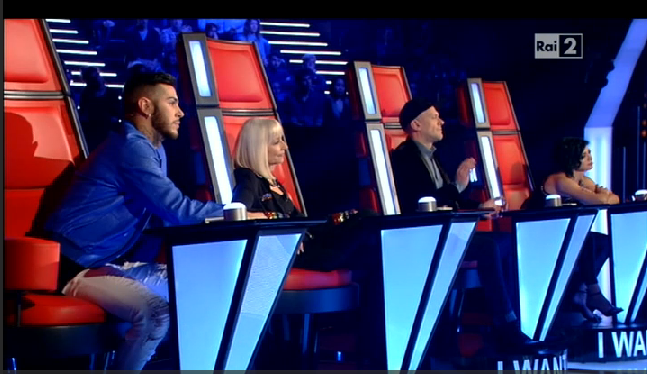 The Voice Of Italy 2016, diretta prima Battle: Steal di Max Pezzali e Raffaella Carrà, Dolcenera piange