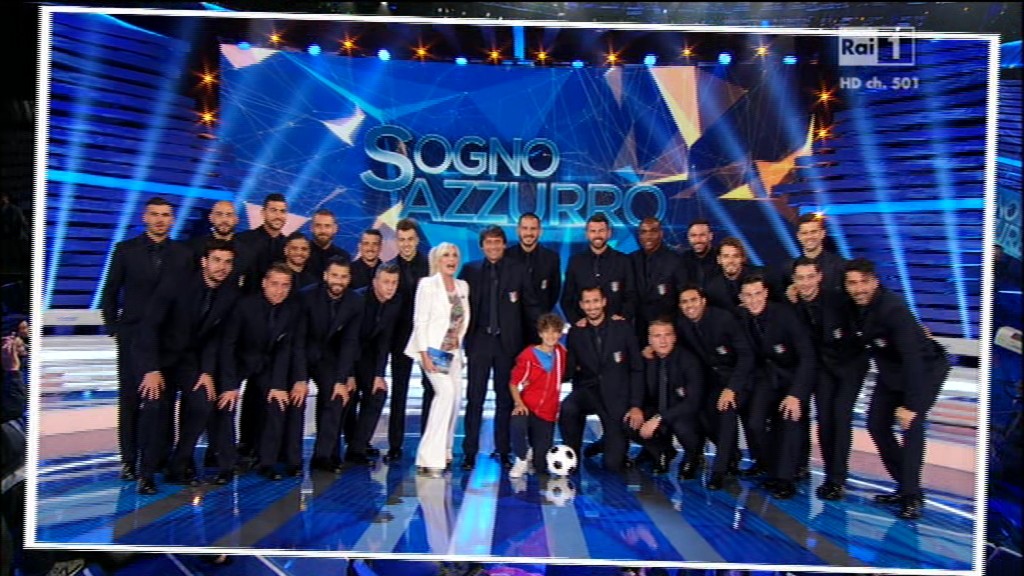 Sogno azzurro: Antonella Clerici ritrova il treno (dei desideri), 200 programmi in uno, irrompe l’emotainment