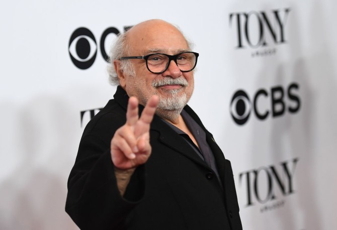 Serie Tv, novità: Amazon ordina una comedy con Danny DeVito e Jeff Goldblum; Ghost Wars con Vincent D’Onofrio su Netflix e Syfy