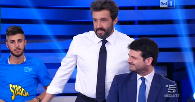Codacons contro la Rai per il ‘caso-Insinna’: “Subito provvedimenti o sarà denunciata”