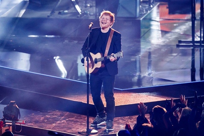 Classifica musica inglese 7 luglio 2017: Ed Sheeran e Luis Fonsi ancora in vetta alle classifiche UK