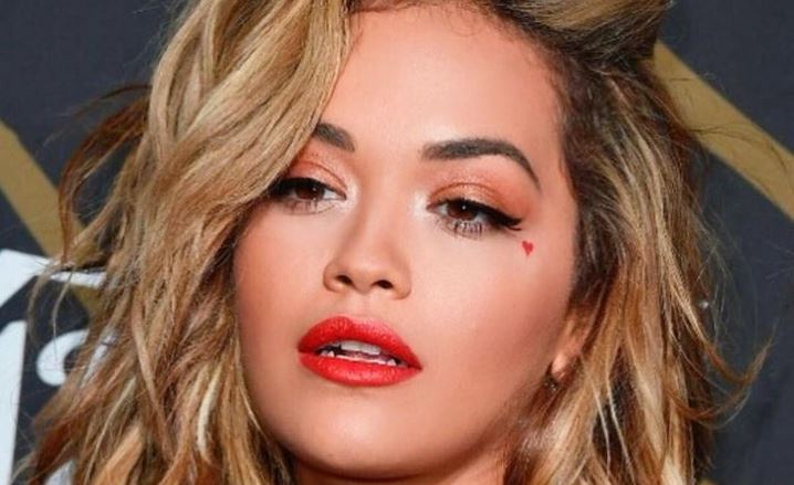 Rita Ora, nuovo album rimandato al 2018