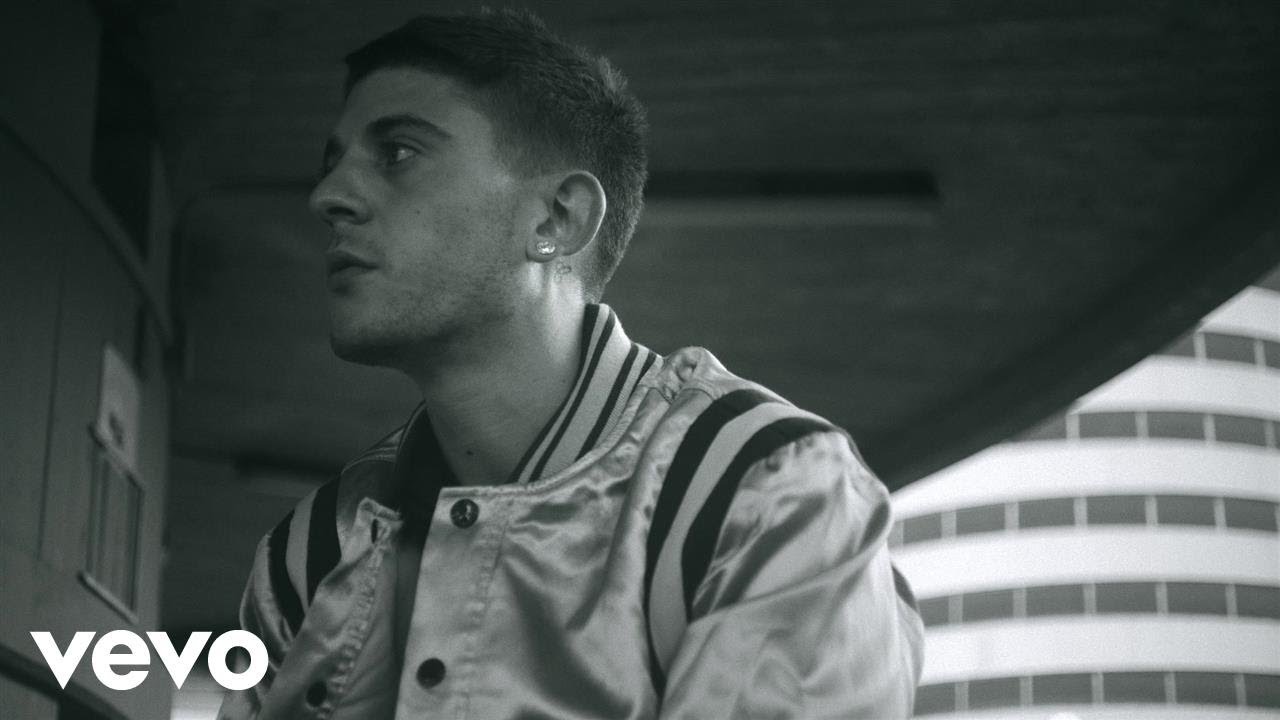 Rkomi – Milano Bachata ft. Marracash