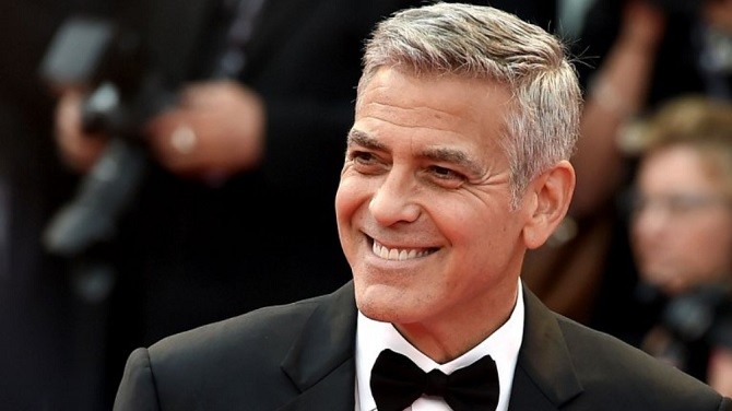 Serie Tv, novità: Netflix ordina Watergate prodotta da George Clooney; Bill Lawrence scrive Spaced Out per CBS