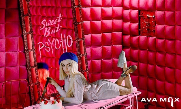 Ava Max: audio, testo e traduzione di Sweet but psycho