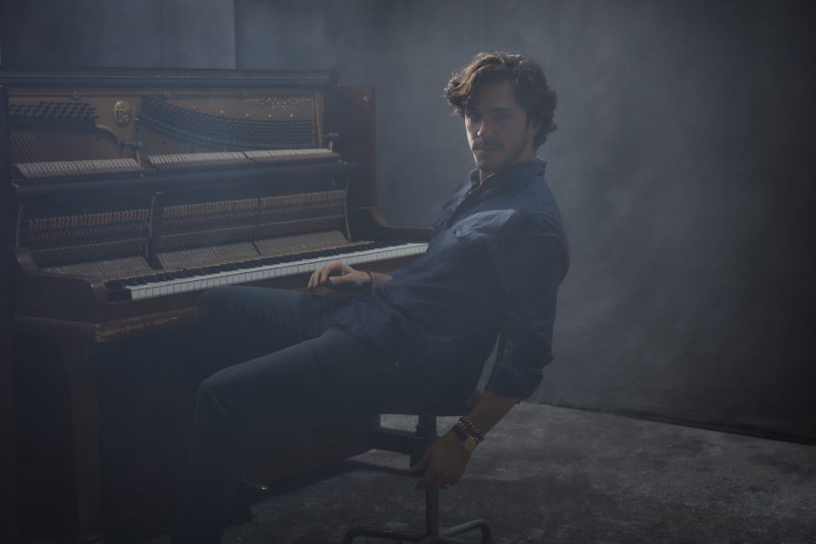 Jack Savoretti, Singing To Strangers il nuovo album: “Un inno spietatamente romantico” [VIDEO]