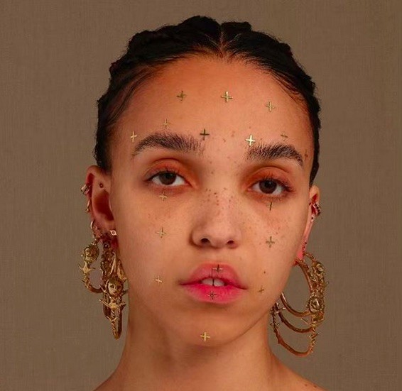 FKA Twigs: ecco il video ufficiale di Cellophane, il suo nuovo singolo