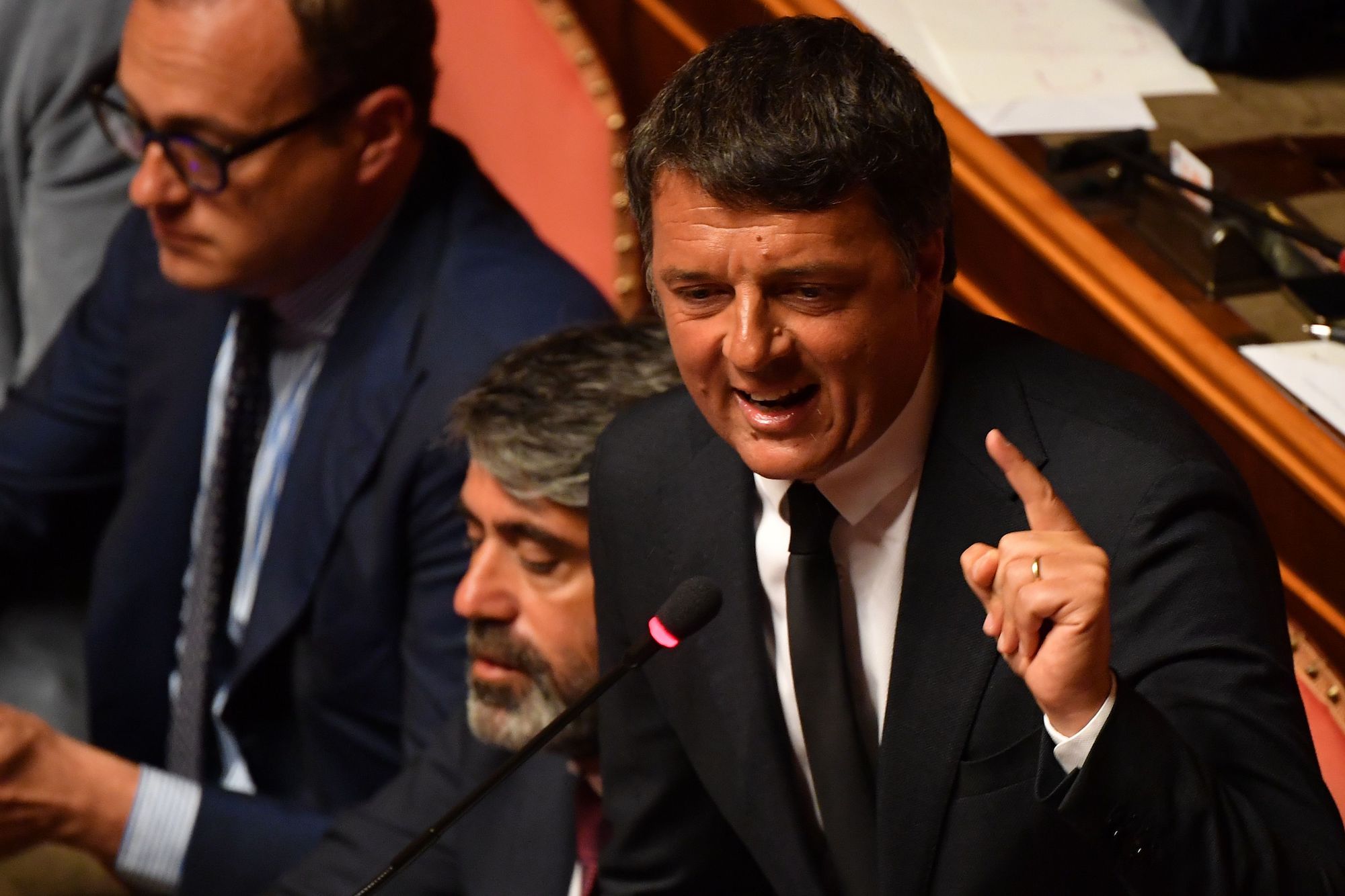 Manovra, Renzi: “Votiamo sì. Ma governo decida cosa vuole fare da grande”