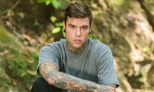 Celebrity Hunted: da Totti a Fedez, i concorrenti si svelano sui social