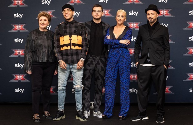 X Factor 13, live show: Sfera Ebbasta è la variabile aleatoria. Nel bene e nel male…