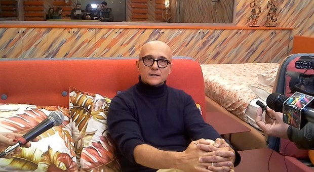 GF Vip 4, Alfonso Signorini a Blogo: “Lo scontro con Milly Carlucci? C’è posto per tutti, sono due programmi diversi. Ilary Blasi? Ecco cosa mi ha detto…” (Video)