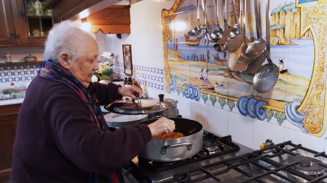 Il Castello delle Cerimonie 2020, si riparte dalla genuinità della festa popolare (e dalla cucina della signora Rita)