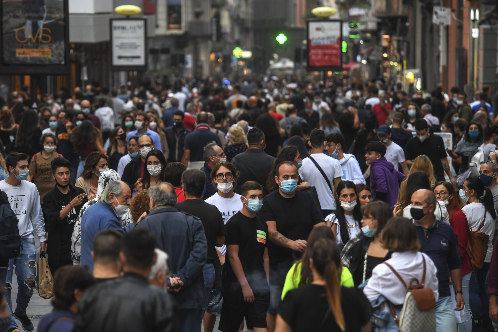 Coronavirus, bollettino 4 ottobre 2020: +2.578 nuovi positivi, 18 decessi e 81 ricoveri