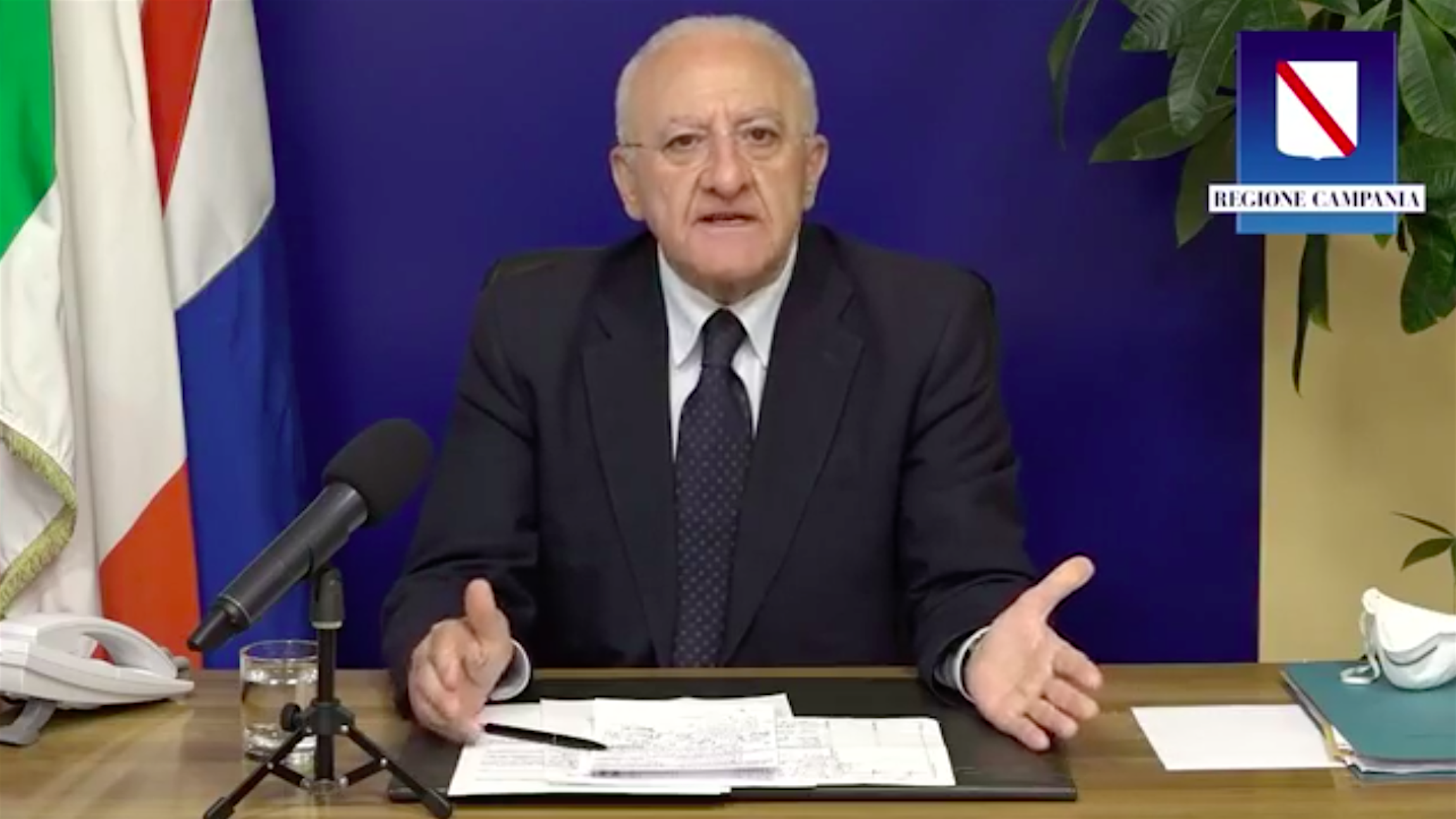 Video, Vincenzo De Luca ai campani: “Comportatevi come in lockdown”