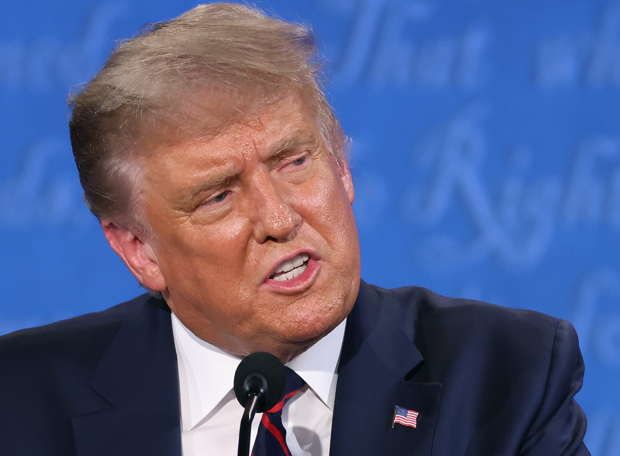 Trump, i medici: “Condizioni in miglioramento, si valutano dimissioni”