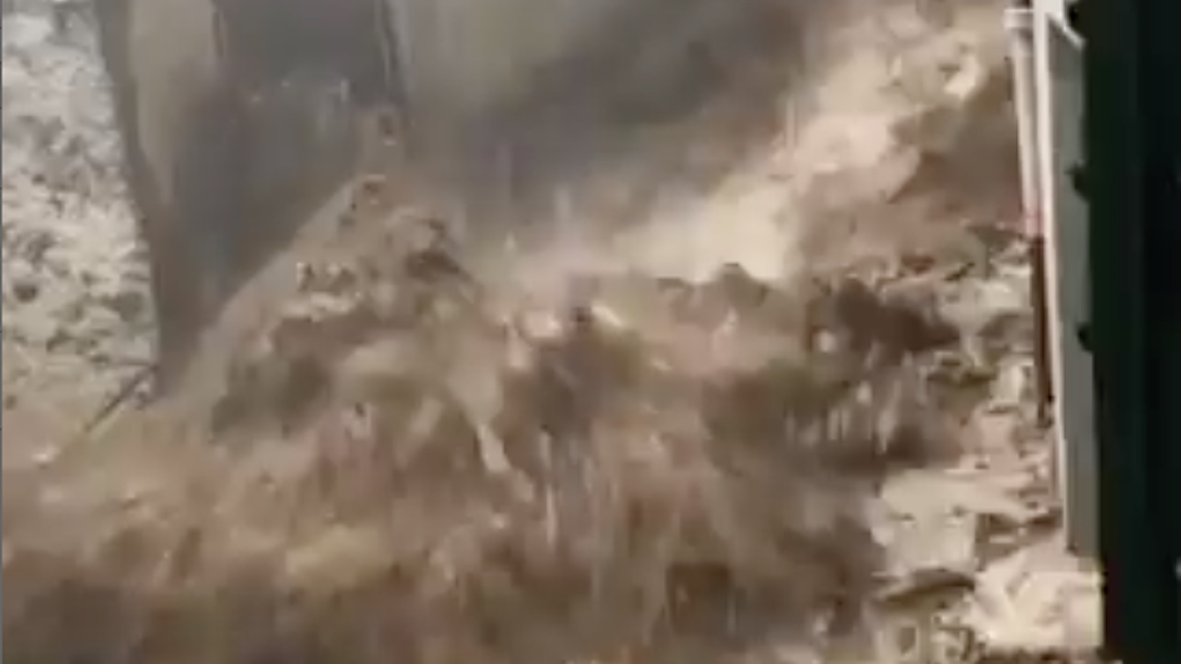 Il video di Bitti invasa dall’acqua a causa del maltempo