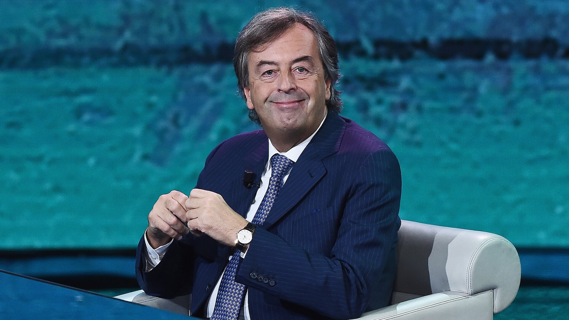 Burioni: “Se approvato il 29 dicembre, vaccino sia somministrato dal 30 senza sosta”