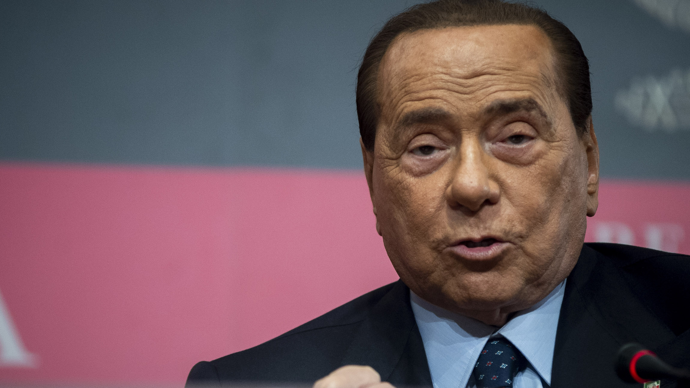 Salvini e Berlusconi spingono per il vaccino russo Sputnik V