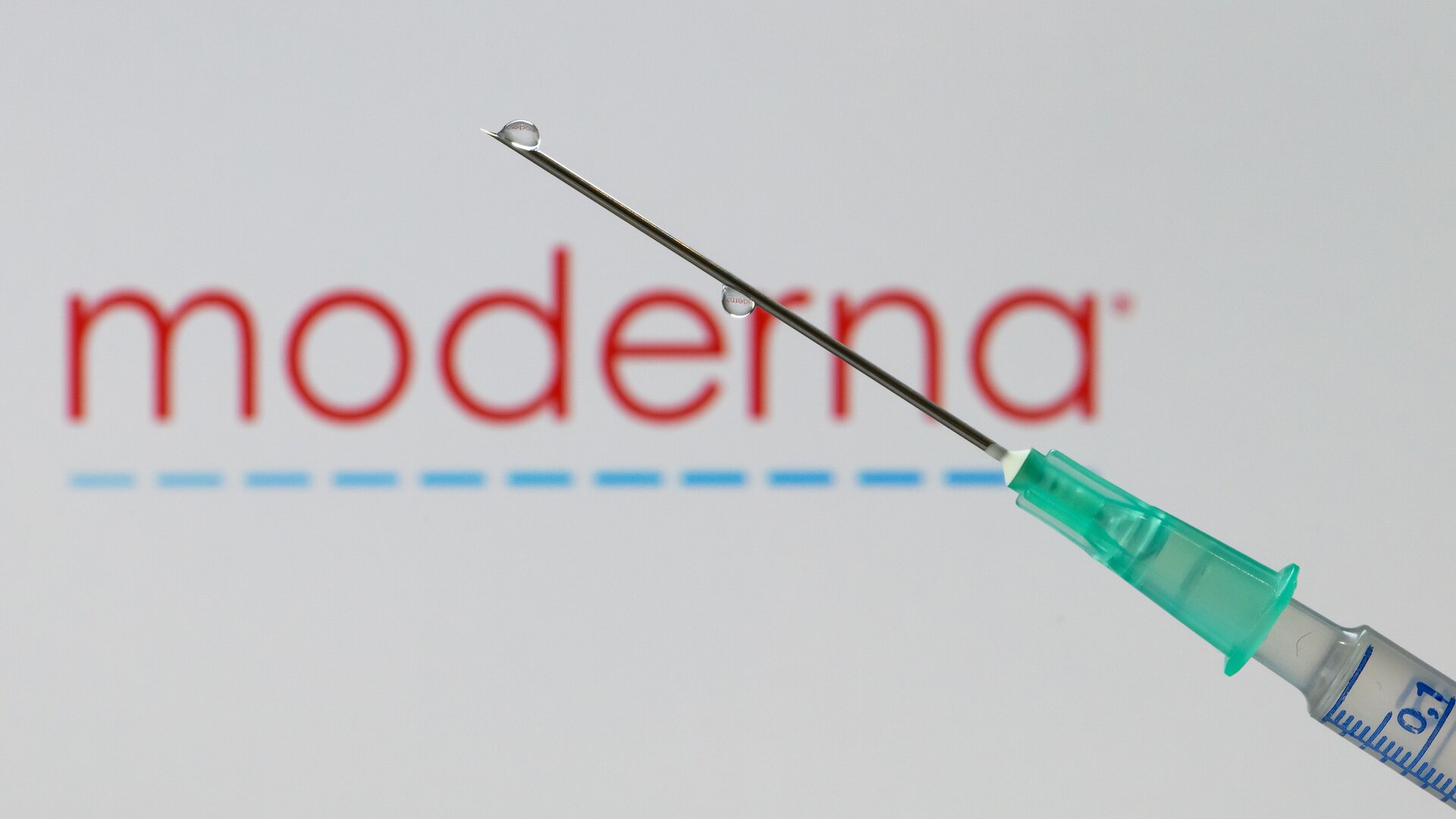 Il vaccino di Moderna è efficace al 100% sugli adolescenti. Cosa dice lo studio