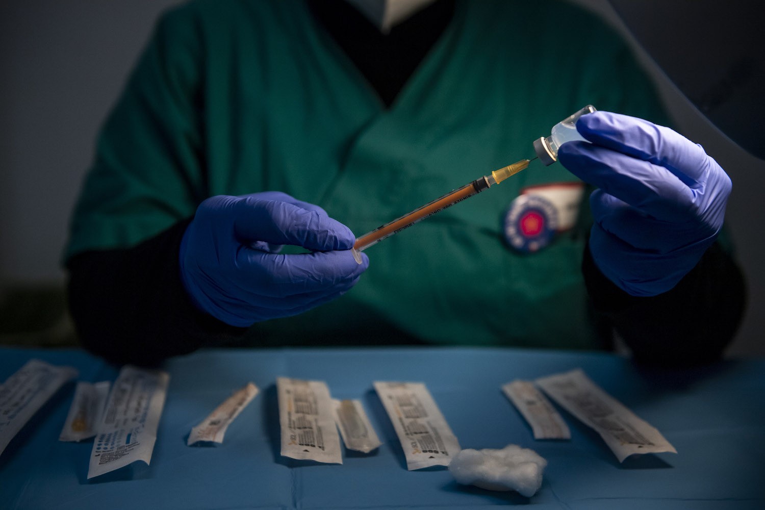 L’UE è davvero pronta alla guerra dei vaccini col Regno Unito?