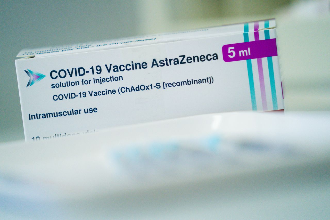 Il vaccino anti-COVID di AstraZeneca cambia nome e diventa Vaxzevria