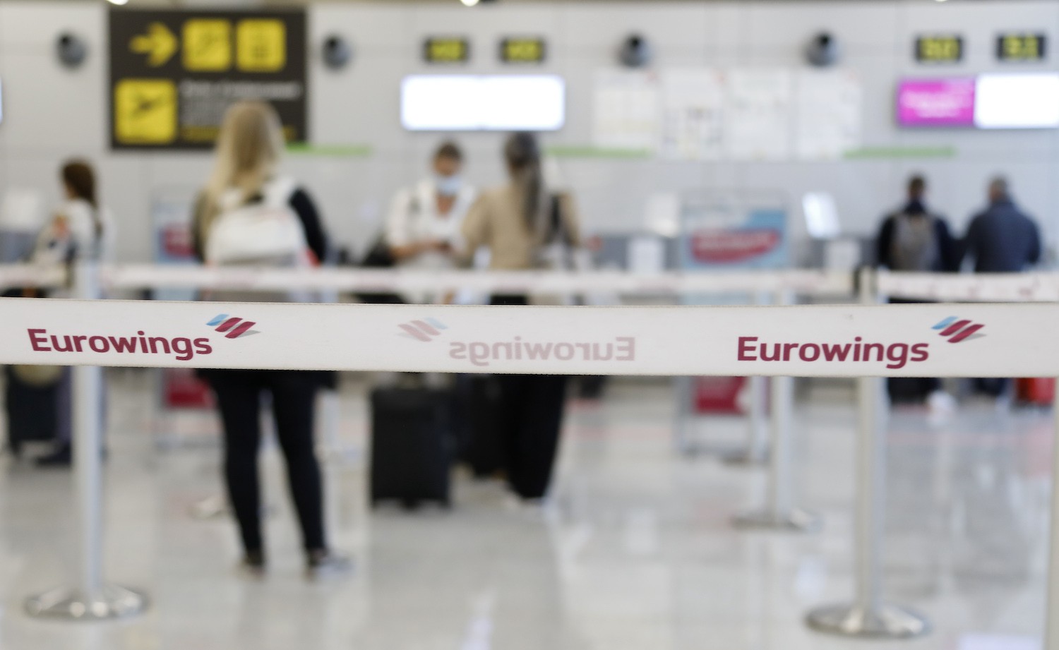 Quarantena obbligatoria anche per chi rientra dai Paesi UE. Come cambiano i viaggi all’estero