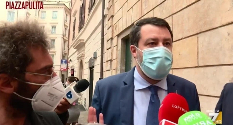 Piazzapulita, nuova polemica con la Lega: “Ha impedito a Borghi di tornare”. Botta e risposta con Salvini