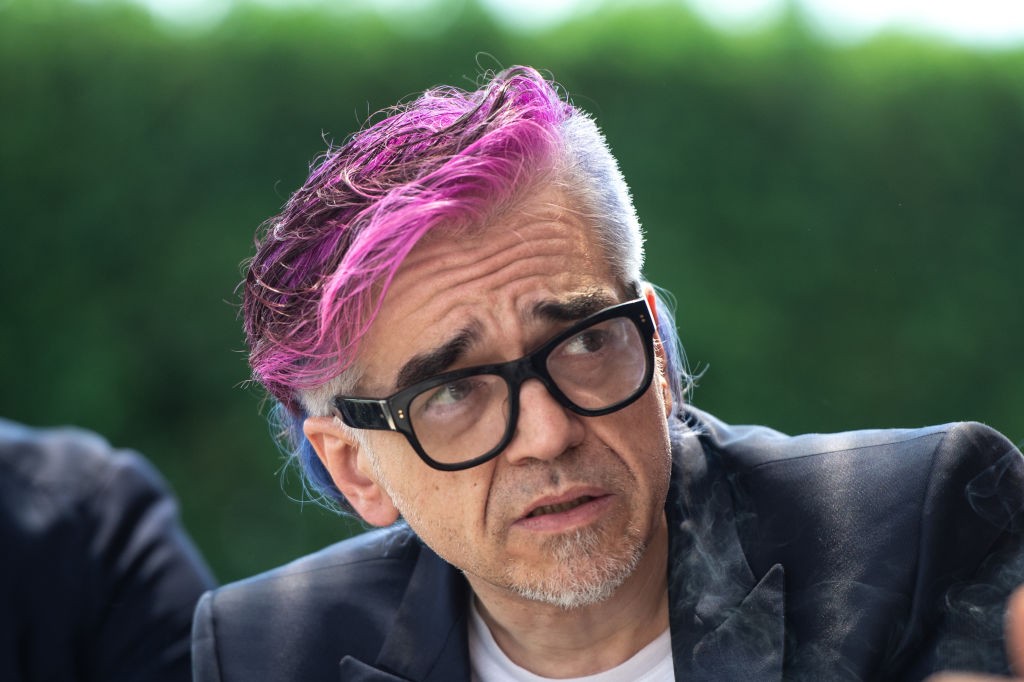 Morgan (ancora) contro Amadeus: “Ha dimenticato il rispetto. Per fare il direttore artistico di Sanremo ci vorrebbe un titolo di studio”
