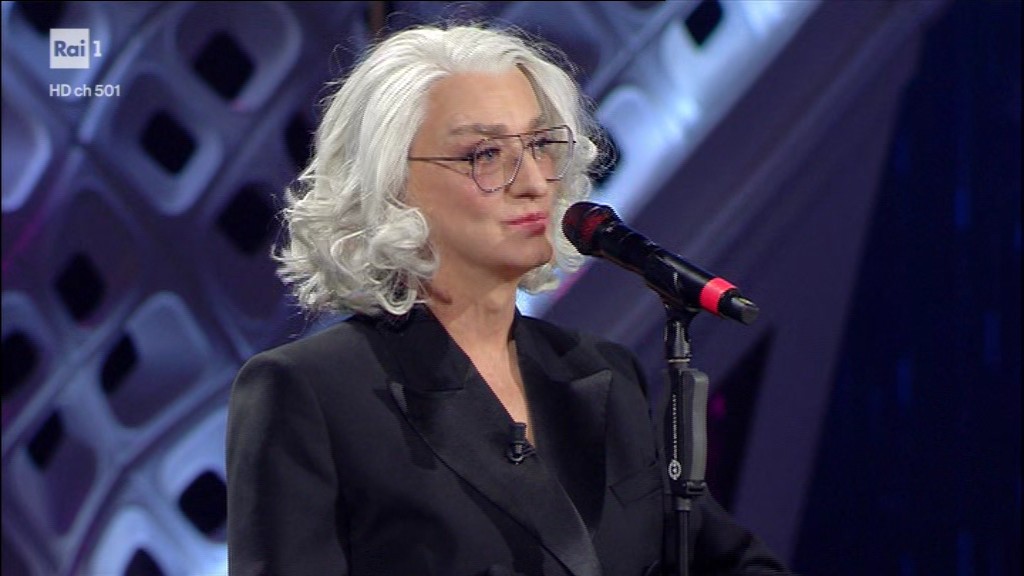 Drusilla e l’almanacco del giorno dopo su Rai 2 con Drusilla Foer: anticipazioni e tutte le info