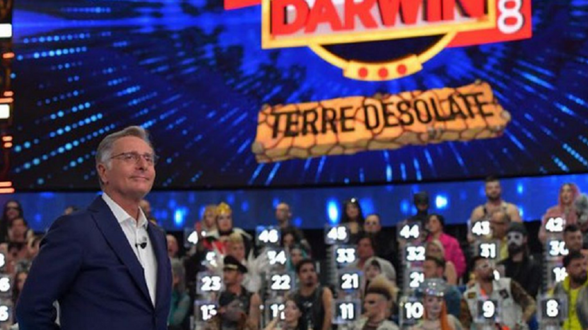 Ciao Darwin 9, la sparizione del promo diventa un caso