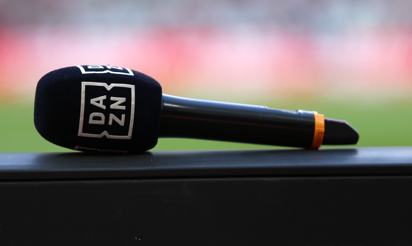 Dazn non funziona, la politica cavalca l’indignazione social degli abbonati e il problema di fondo rimane