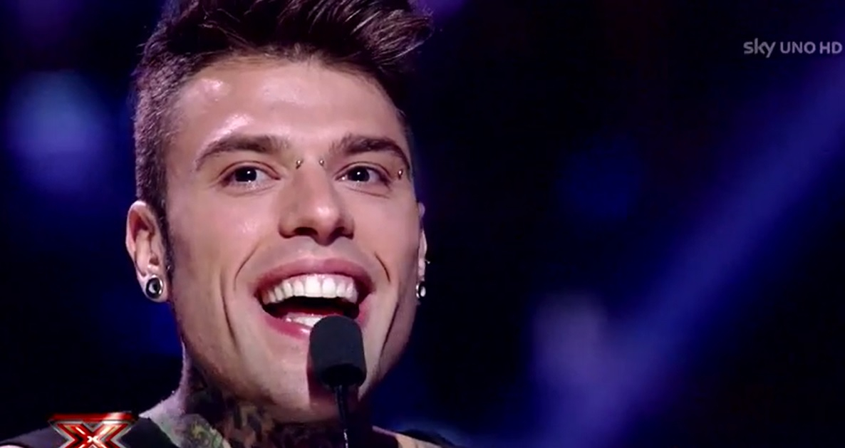 Che Tempo Che Fa, Fedez fa arrabbiare Matteo Bassetti: “Chiede il bonus psicologo per attaccare il governo. Indecoroso il bacio con Rosa Chemical”