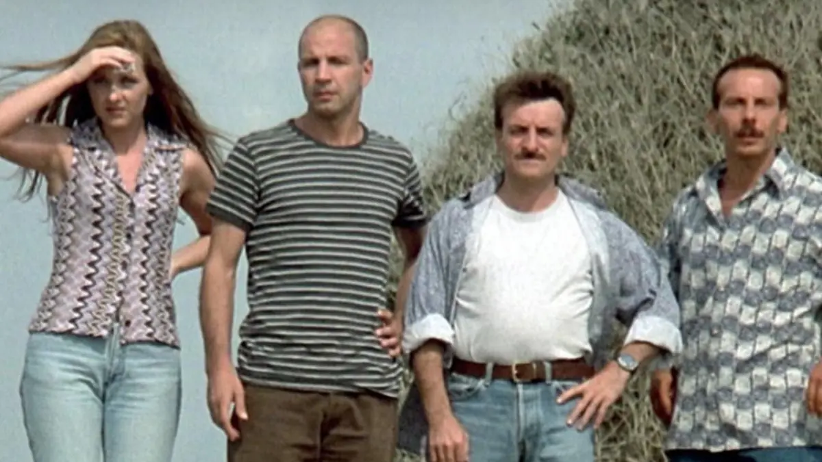 «Tre uomini e una gamba», il film a costo ridotto che trasformò Aldo, Giovanni e Giacomo in fenomeno da botteghino